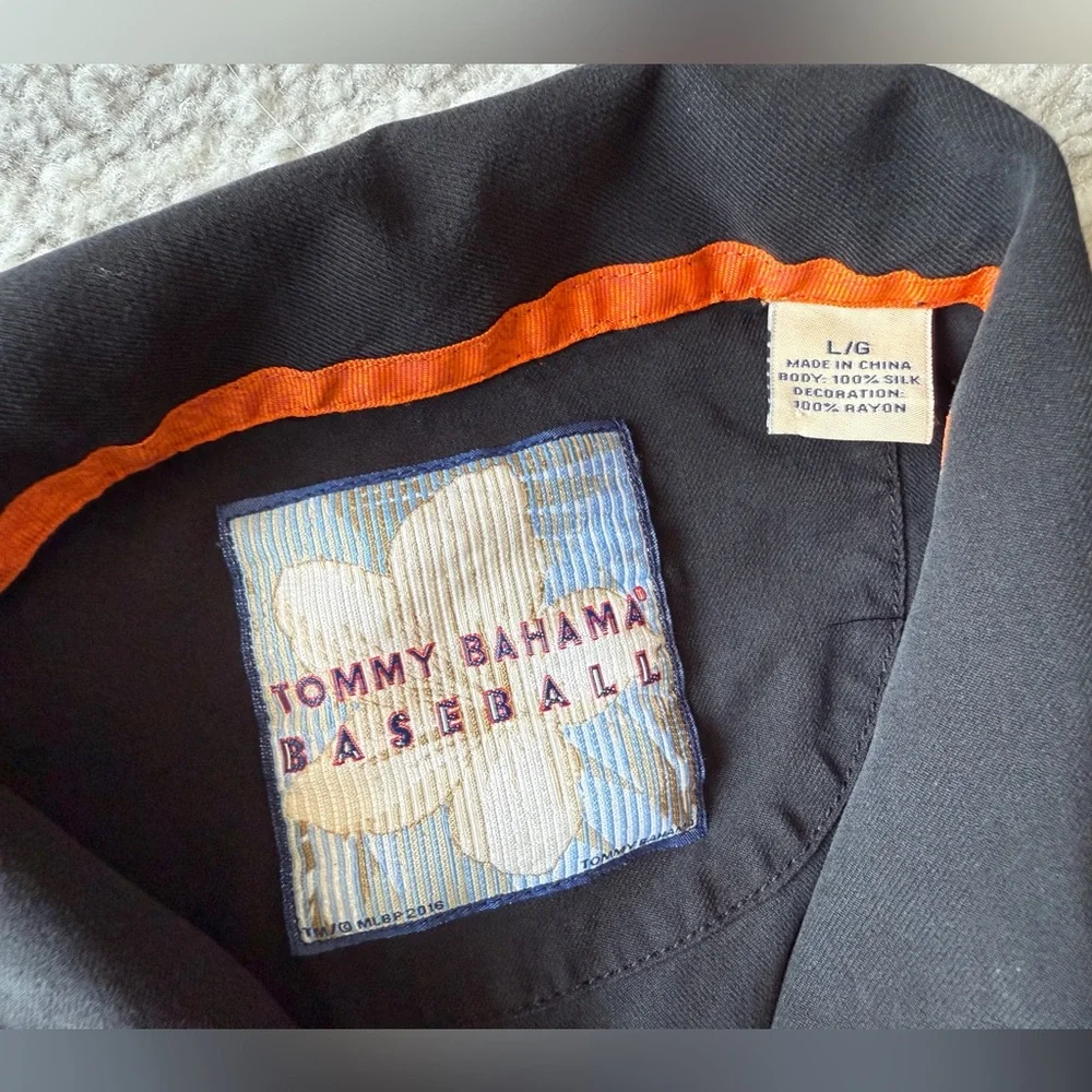 Tommy Bahama x San Francisco Giants Button Down Shirt - Picture 2 of 6